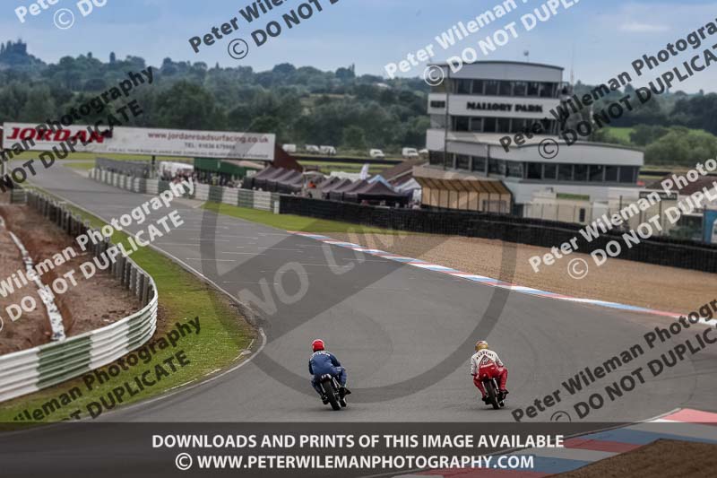 Vintage motorcycle club;eventdigitalimages;mallory park;mallory park trackday photographs;no limits trackdays;peter wileman photography;trackday digital images;trackday photos;vmcc festival 1000 bikes photographs